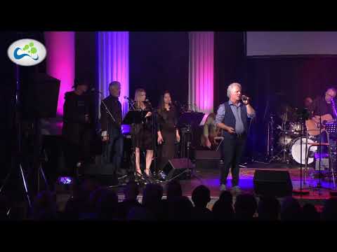 Leen Koster live vanuit Bonfire, in Dordrecht - Can't help falling in love