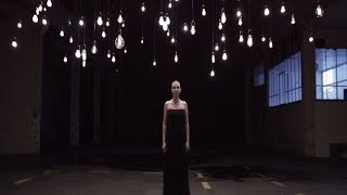 Anne Sila - Le monde tourne sans toi Paroles