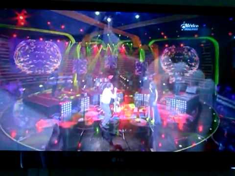 Leonel García ft Paty Cantú -Cállate México Suena