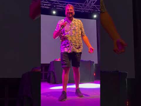 UNO SBIRRO NEL PUBBLICO 😱😱😱😱 #nellotaver #standupcomedy #perte #standup #humor