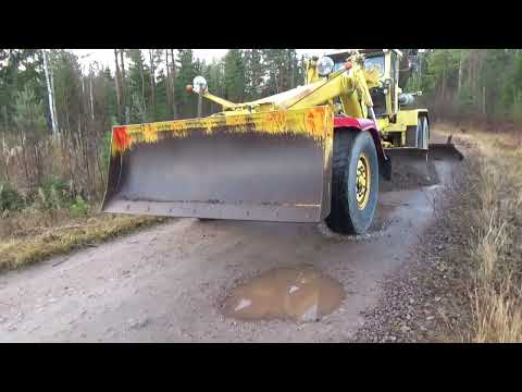 Metsolan Metsäkoulu 405 - Lokomo vm -76 ja metsätien höyläys!