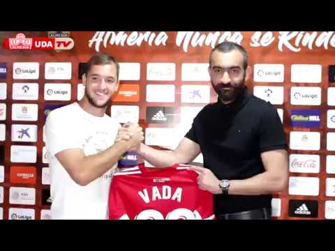 Presentacion Valentín Vada y Valentine James Ozornwafor (30-08-19)