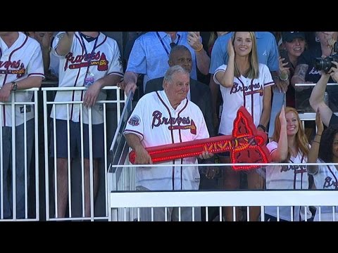 SD@ATL: Cox directs Tomahawk chop at SunTrust Park