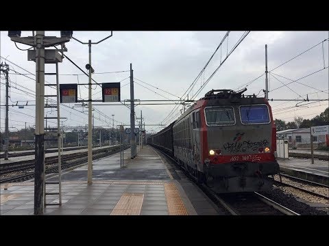 E652.169 sul MRS 58304 BARI LAMASINATA - Lecco Maggianico, in transito a Rimini.