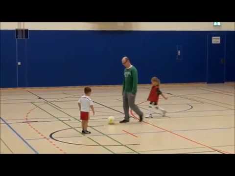 Ilias beim Hallentraining