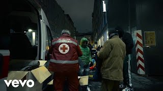 Paura E Soldi Lyrics English Translation