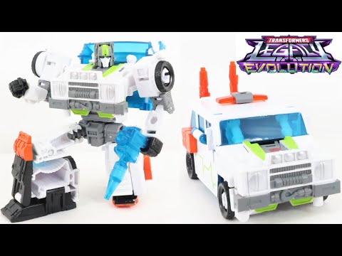 Transformers Legacy Evolution Deluxe Class Medix Review (4K)