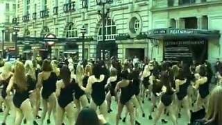 Flash Mob 100 Girls Dance in Piccadilly Circus to Beyonce Single Ladies 360