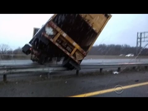 "Flash freezes" cause multiple deaths, hundreds of accidents