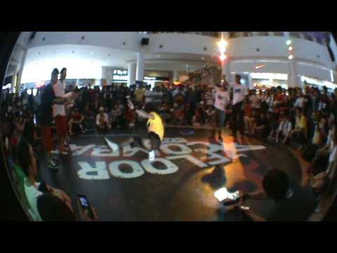17 Floor Combat 2009 Bboy 3 vs 3 Battle - Day 1  Buang Master vs Snk Breakers