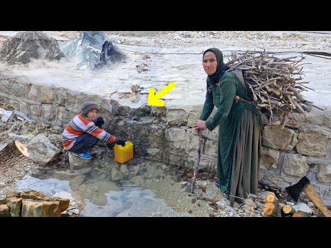 Homeless life in the mountains ⛰️ | A challenging day collecting firewood and water🪵🔥