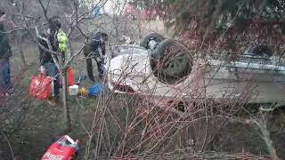 VIDEO FOTO: Accident pe strada Rennes - O mașină s-a răsturnat direct într-o curte 1 video