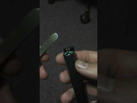 YouTube video about: What does a blue juul light mean?
