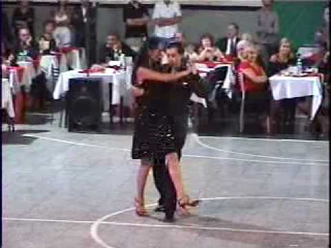  Víctor Barrios  and  Cristina Benavidez  are  dancing  to  the  tango  "  Bahia Blanca  "