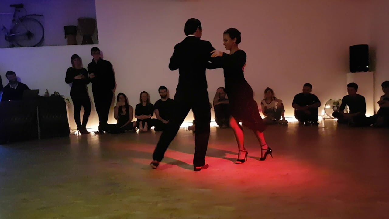 Juan David Vargas L & Paulina Mejia @ Milonga Macondo _ Paris _ Démo 3/5  _  DJ  Nicolas Arribat