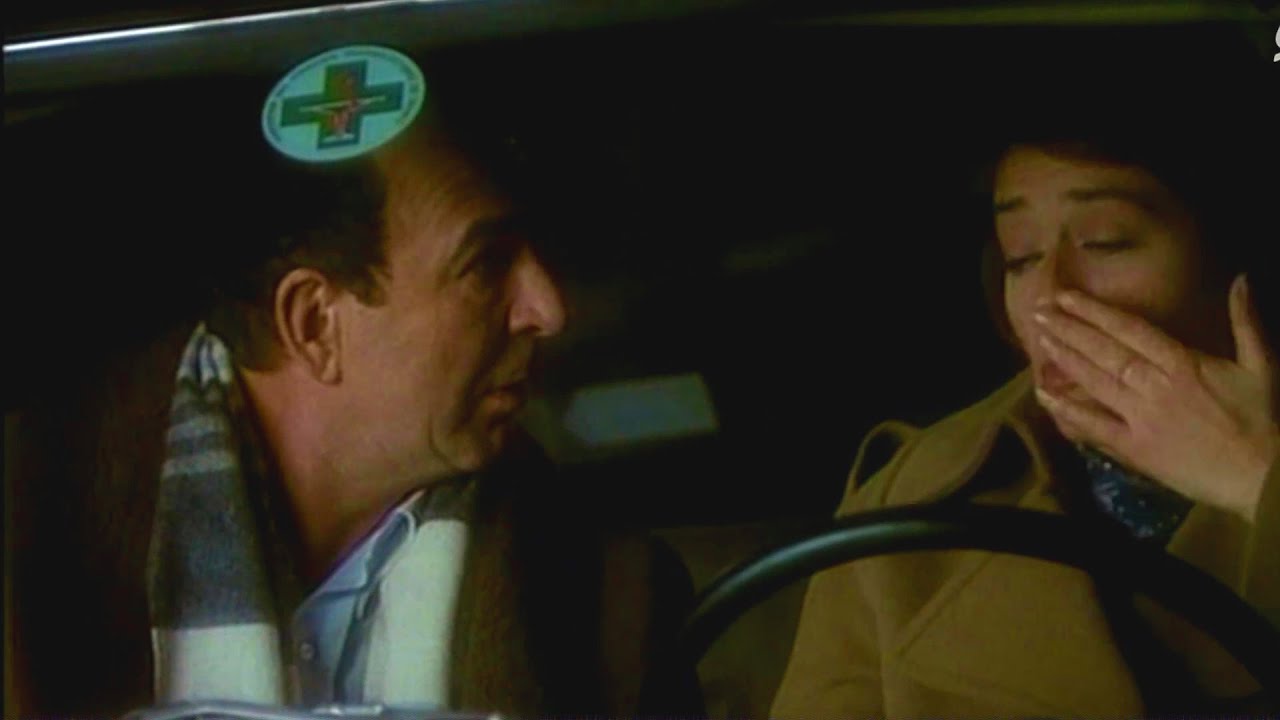 Miniature de la vidéo GIRARDOT/MARIELLE - La scène du nez - (1979) du film Cause toujours… tu m'intéresses !