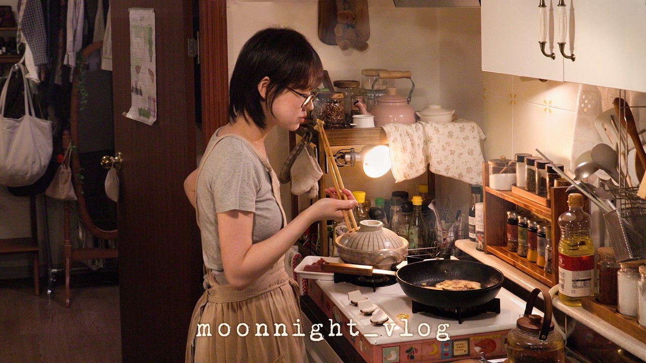 비 오는 저녁, 바지락 술찜과 막걸리🥘 두릅 육전 만들고 미뤄둔 집 정리하는 자취일상 | 훈제오리포케. 간장국수