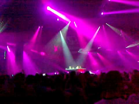 Amnesys vs Mad dog @ Masters of Hardcore 2011 part 2