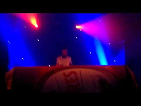 AN21 @ Wake Up 07/07/2011 - Adele Thomas Gold Set Fire to your heart