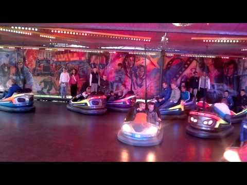 Botsauto's op de kermis te Haarle