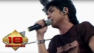 Download lagu Ungu - Aku Bukan Pilihan Hatimu  (Live Konser Bengkulu 9 Maret 2007) mp3