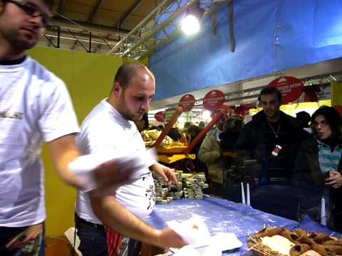 Napoletano Selling Cannoli's at