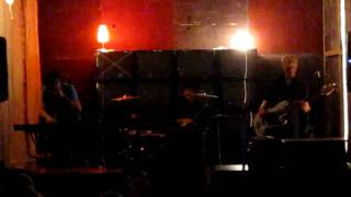Hunz - The Messenger (live at the Lofly Hangar, September 5 2009)