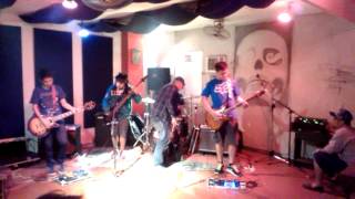 Jurassic Pards- Rapsabu (Live @ IDB Bar)