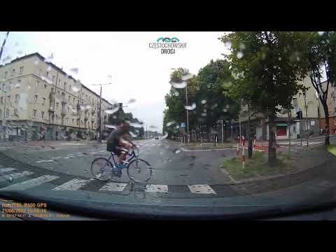 Rowerzysta bezmyślnie wjechał na czerwonym - Częstochowa