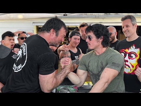 Devon Larratt demütigt den Armwrestling-Flüsterer... und überrascht ihn dann!