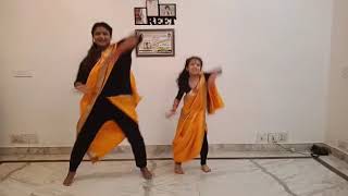 Hichki song sing by sonu kakkar.  Dance by smriti nd reet