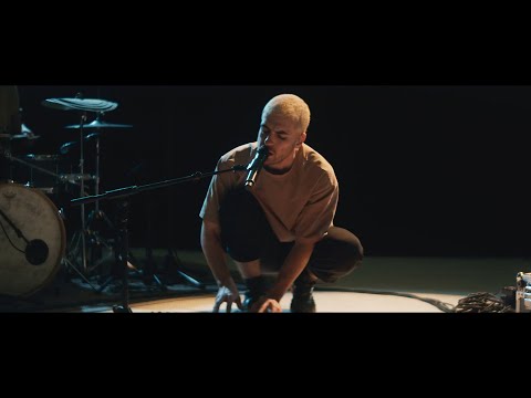 Jesse Mac Cormack - LBTA (Live Performance)