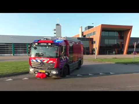 bulhorn p1 25-5132 + 25-5131 +politie mercedes B-klasse met spoed naar een melding in Lelystad