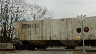 preview picture of video 'Georgesville-Wrightsville Rd. Crossing, Galloway, OH  12/27/2011'