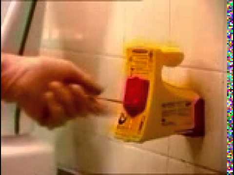 Qlicksmart BladeFLASK   world's first single handed scalpel blade remover2