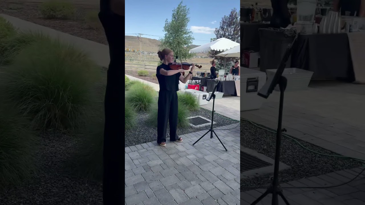 Promotional video thumbnail 1 for Madi Redfearn Violin