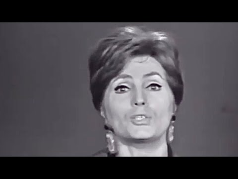 Amália                                                                                    Caracóis