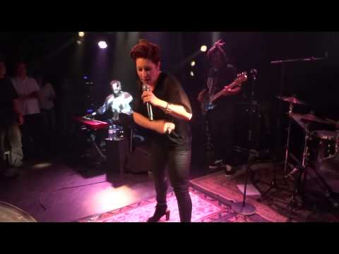 Robin McKelle & the Flystones @ Le Pediluve , Chatenay Malabry 2014 - Take me to the river (partial)