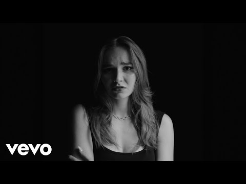 Julia Meladin - Schatten im Licht (Offizielles Video)
