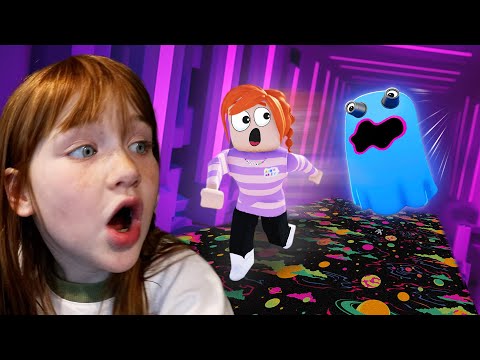 RAiNBOW GHOST RUN Roblox Game OFFiCiAL TRAiLER! Adley Niko & Shonduras invite you to ESCAPE the MAZE