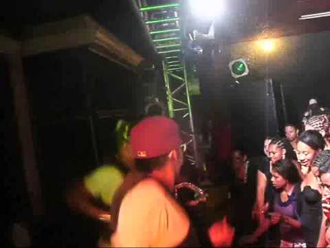 Grupo Os Atraentes - **SHOW NOVO DE 2012** - Aniversário De 1 Dos Atraentes )