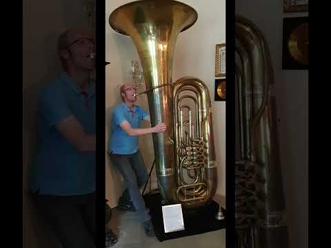 Riesen Monster Tuba Bohland & Fuchs, Test bei Amati, Giant Tuba in Amati Company Graslitz Kaisertuba