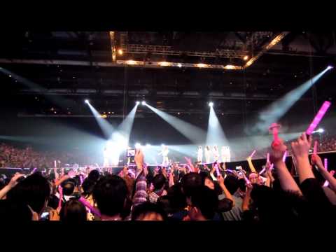 [fancam] 120115 SNSD Hong Kong Tour - It's fantastic + Balloon Wave