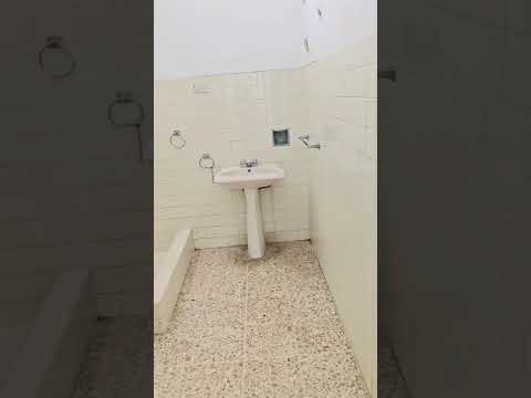 Se vende propiedad Comercial por Paseo Colón. Negociable
