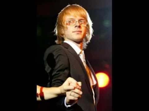 Prázdný stůl i židle prázdné - Lukáš Randák