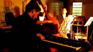 Supernova Jazz Trio - El mar es de llanto (Cover Spinetta)