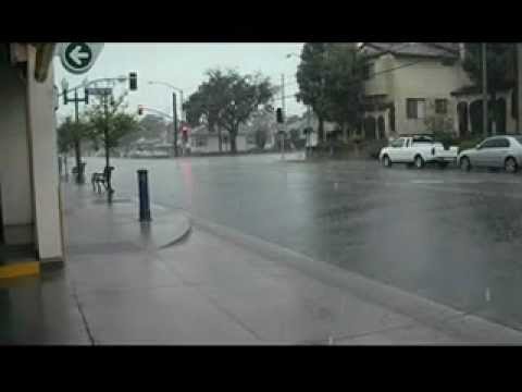 Ngày mưa trên thành phố - Tố Hà