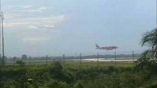 preview picture of video 'Tengok Kapal Terbang di  LCCT/KLIA'