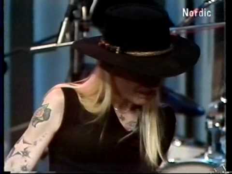 Johnny Winter's awesome speed in 'Sound the Bell' 1987 Sweden in a tv studio