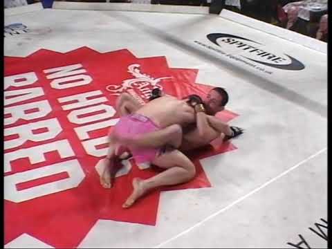 Frederic Fernandez (France) V's Alex Owen (UK) - FX3 Fight Night 4